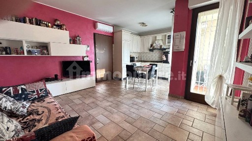 Bilocale via Nino Bixio 170, Centro, Caronno Pertusella