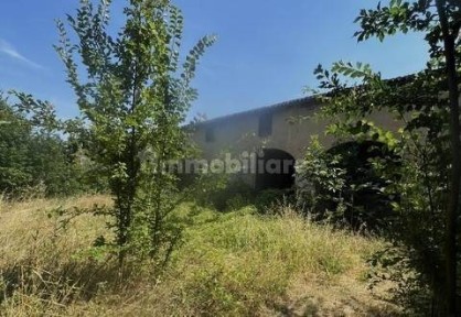 Rustico, da ristrutturare, 1400 m², Carpaneto Piacentino