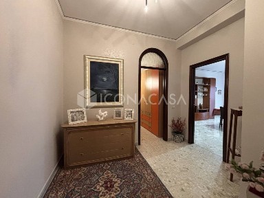 Trilocale via Vittoria, Ospedale, Andria