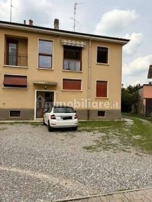Carnago, VIA XXV APRILE, 8