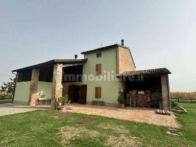 Rustico, ottimo stato, 213 m², Besenzone