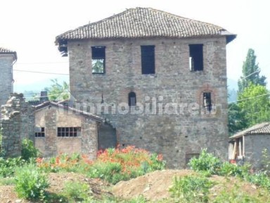 Rustico, da ristrutturare, 280 m², Centro, Rivergaro