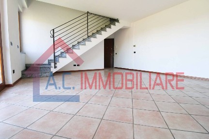 Trilocale via Pietro Mascagni 3, Cimbro, Vergiate