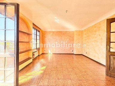 Trilocale via Reggio Emilia 8, Centro, Malnate
