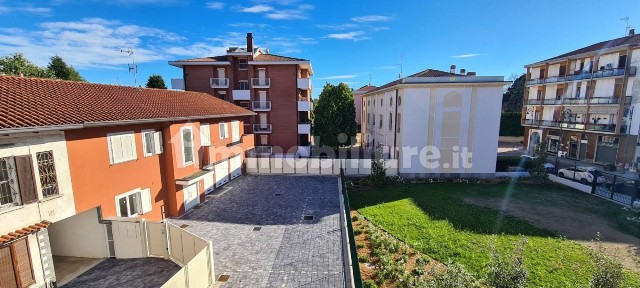 Tradate, Via Vittorio Veneto, 61