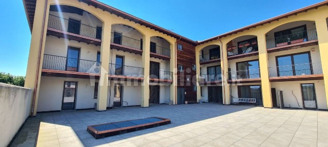 Quadrilocale via Sempione 57, Centro, Sesto Calende
