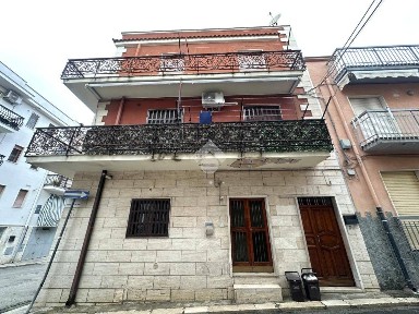 Trilocale Vico prevosto francesco paolo nicolai 46, Centro, Canosa di Puglia