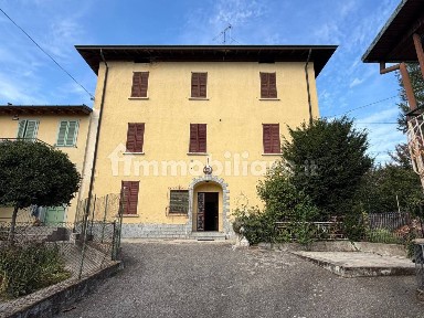 Varese, Casbeno, Via Vittorio Barzoni, 2