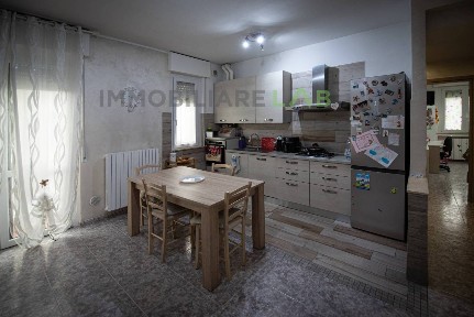 Trilocale via Fratelli Vigorelli 8, Sciarè, Gallarate