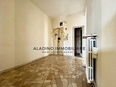 Quadrilocale da ristrutturare, quinto piano, Trani