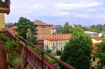Quadrilocale ottimo stato, quinto piano, Semicentro - Ospedale, Gallarate