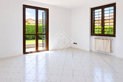 Trilocale buono stato, piano terra, Travedona Monate, Travedona-Monate