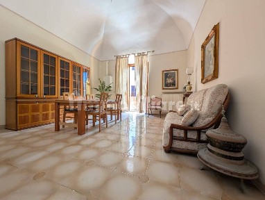 Bilocale via Paolo Caldarone 9, Trani