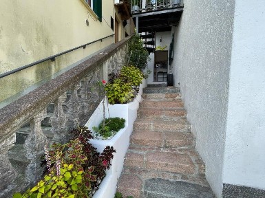 Brusimpiano, Via Varese, 12