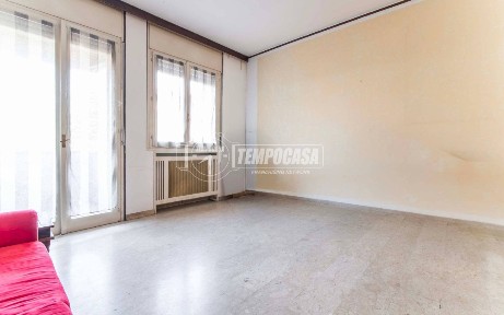 Saronno, Via Fiume 11