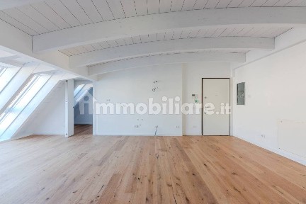 Trilocale via Ugo Foscolo 2i, Piazza Santa Maria, Busto Arsizio