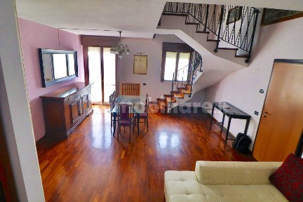 Gallarate, Sciarè, Via Olona, 11