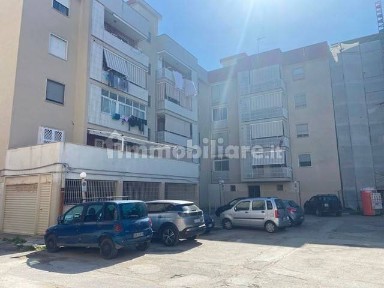 Quadrilocale largo Antonio De Curtis, Bisceglie