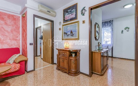 Trilocale viale XXV Aprile 22, Centro, Somma Lombardo
