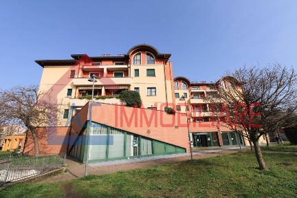 Trilocale piazza Carlo Ermes Visconti 25, Centro, Somma Lombardo