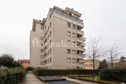 Trilocale via Nino Bixio, Centro, Caronno Pertusella