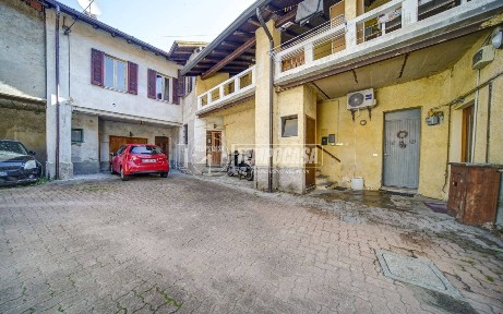 Bilocale via Carletto Ferrari 16, Galliate Lombardo