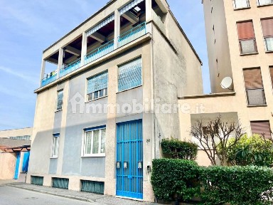 Busto Arsizio, Frati, Via Costantino Nigra, 27