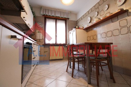 Trilocale via Carera 40, Centro, Sesto Calende