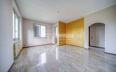 Trilocale via volta 12, Cassano Magnago