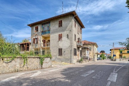 Vergiate, Piazza S. Martino, 5