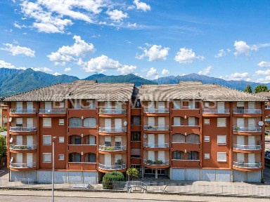 Appartamento via Carlo Forlanini 3, Centro, Luino