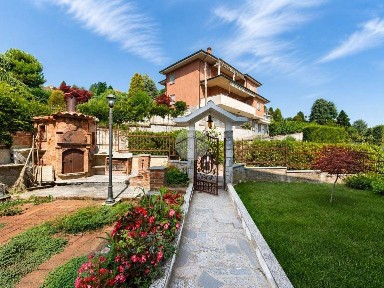 Villa bifamiliare via Scursatone, Centro, San Mauro Torinese
