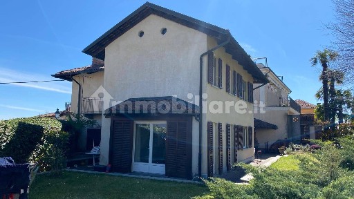 Appartamento in villa via 4 Novembre 13, Centro Storico, Chieri