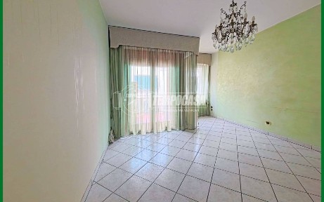 Trilocale via Piave, Centro, Varese