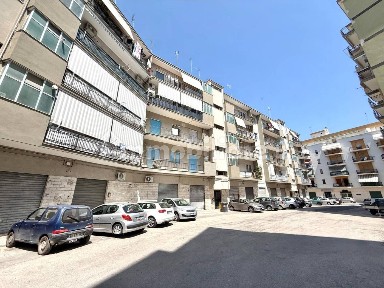 Trilocale via Giovanni Pascoli 28, Trani