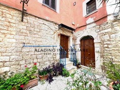 Bilocale buono stato, piano terra, Trani