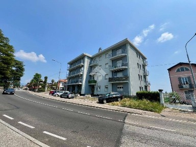 Trilocale viale Luigi Borri 205, Bizzozzero, Varese