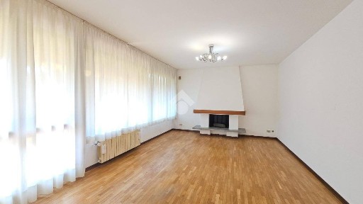 Trilocale via Previati 1, Induno Olona