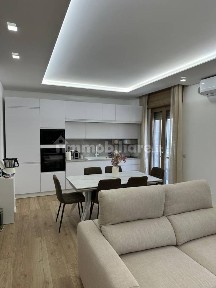 Trilocale via Giovanni Bovio 6, Centro, Margherita di Savoia