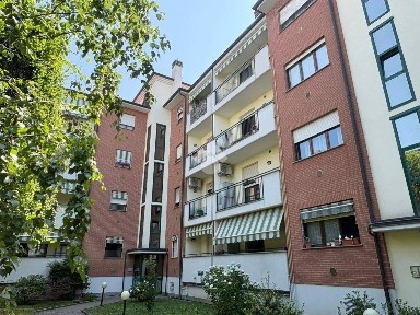 Trilocale via Olona 31, Sciarè, Gallarate