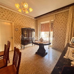 Trilocale da ristrutturare, primo piano, Bisceglie