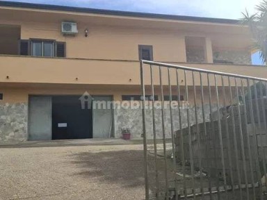 Villa unifamiliare via Galles, 24, Tufolo, Farina, Crotone