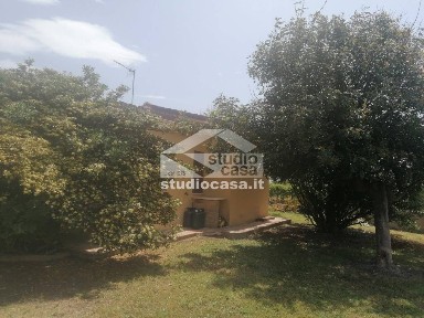 Villa unifamiliare, da ristrutturare, 50 m², Lungomare, Capocolonna, Crotone