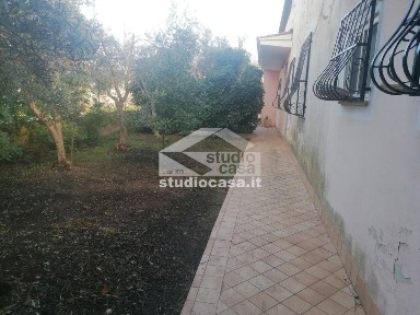 Villa unifamiliare, da ristrutturare, 270 m², Capo Rizzuto, Isola di Capo Rizzuto