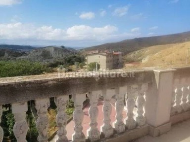 Villa unifamiliare via Polonia, 4, Tufolo, Farina, Crotone