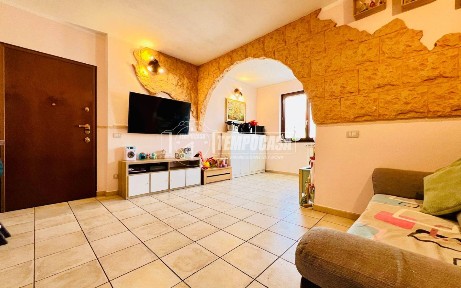 Quadrilocale buono stato, primo piano, Centro, Lonate Pozzolo