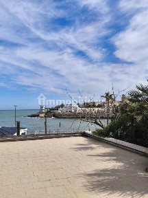 Bilocale Lungomare Cristoforo Colombo 154, Trani