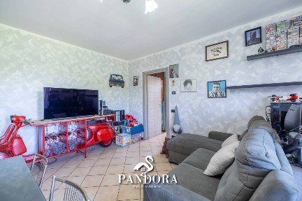 Bilocale via Fratelli Bronzetti 29A, Sciarè, Gallarate