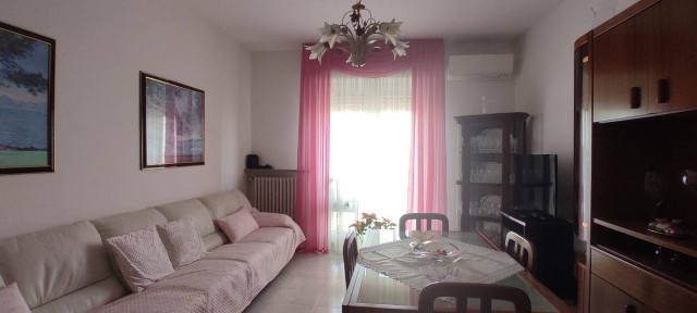 Trilocale vicolo Zara 7, Centro, Ferno