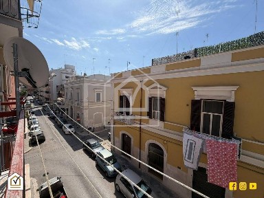 Bilocale buono stato, secondo piano, Trani